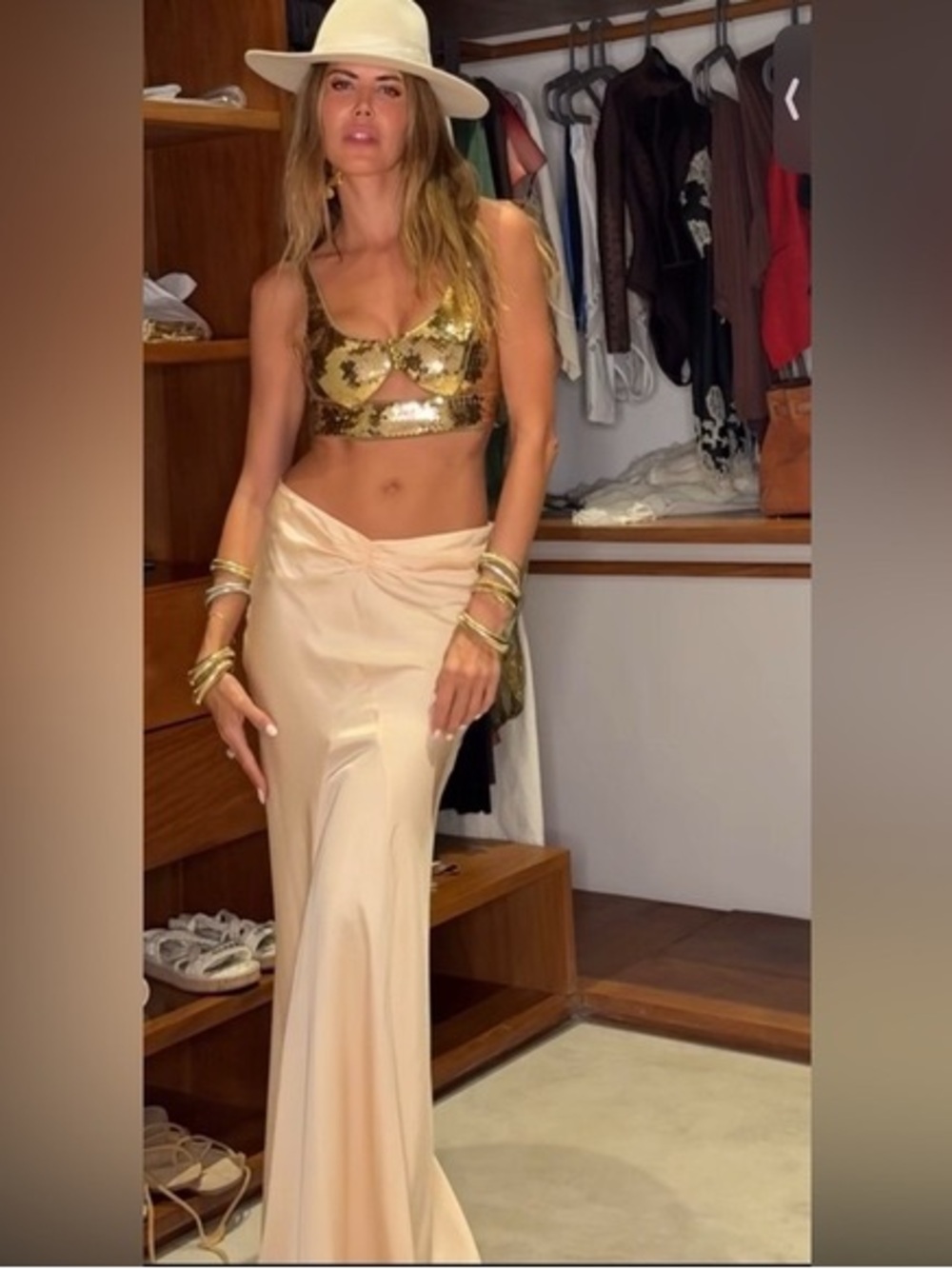 Zara Kate Moss collab Cream Maxi long pleated  Skirt. Size M